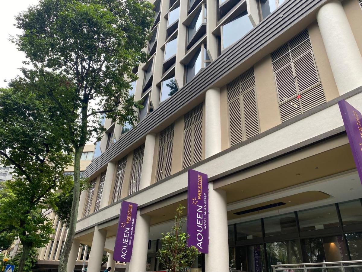 Aqueen Prestige Hotel Jalan Besar Singapore Exteriör bild