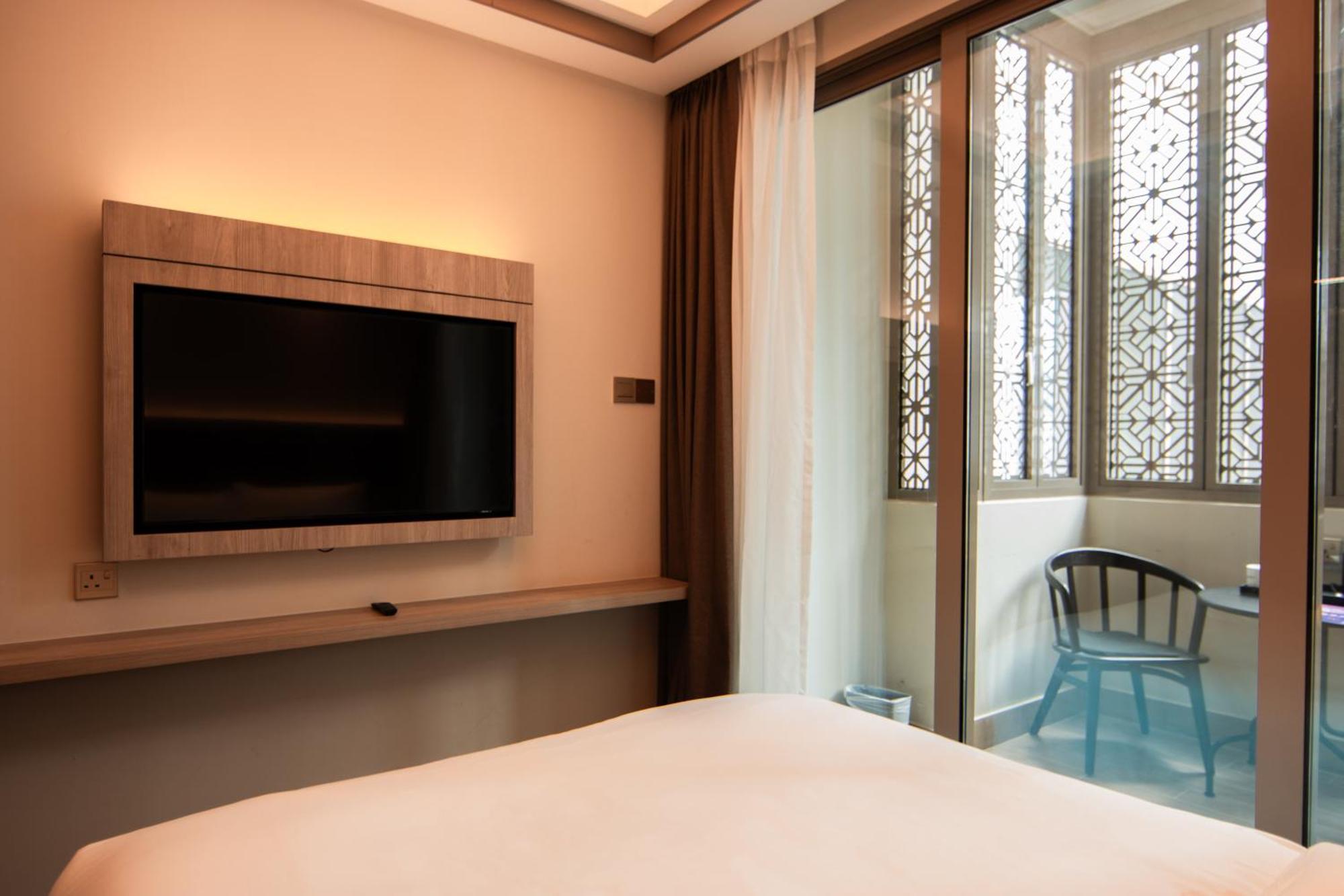 Aqueen Prestige Hotel Jalan Besar Singapore Exteriör bild