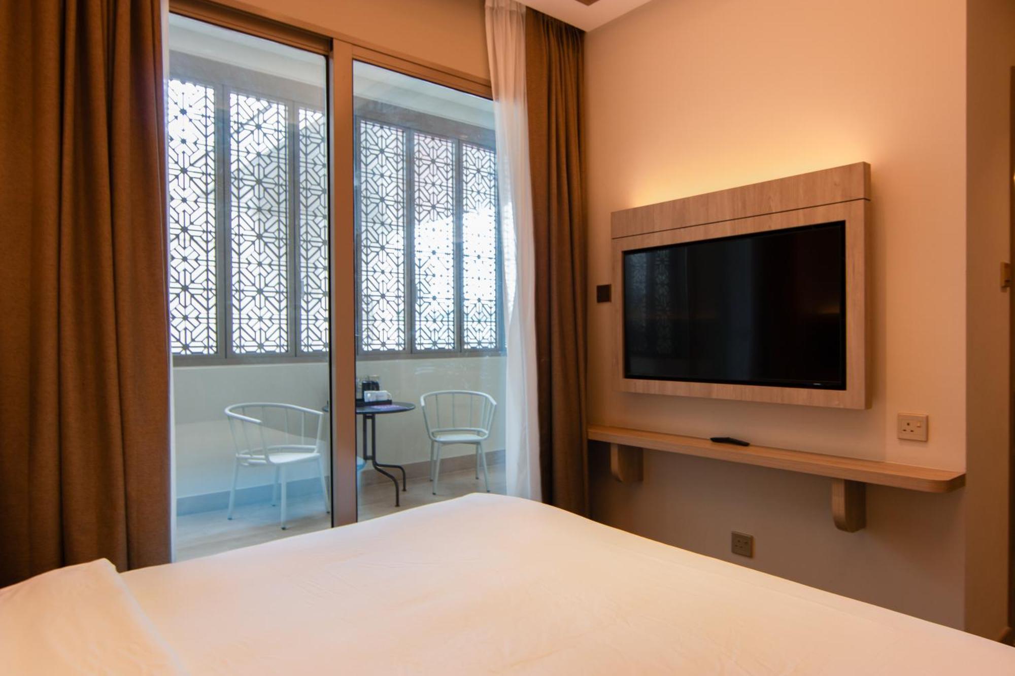 Aqueen Prestige Hotel Jalan Besar Singapore Exteriör bild